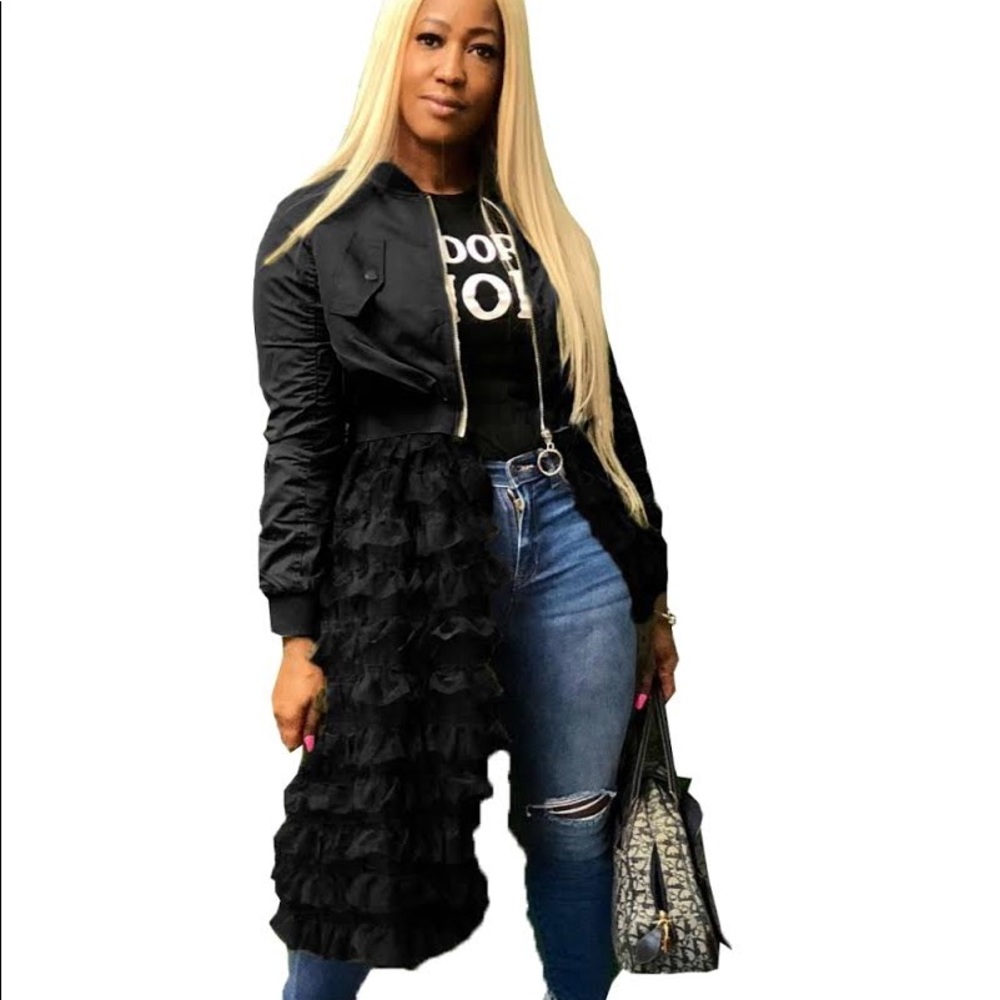 Long Zipper Jacket w/ Ruffle Bottom